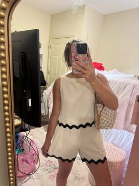 SHEIN White Sleeveless Romper with Black Scallop Trim